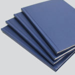 Bindung von einem blauem Hardcover